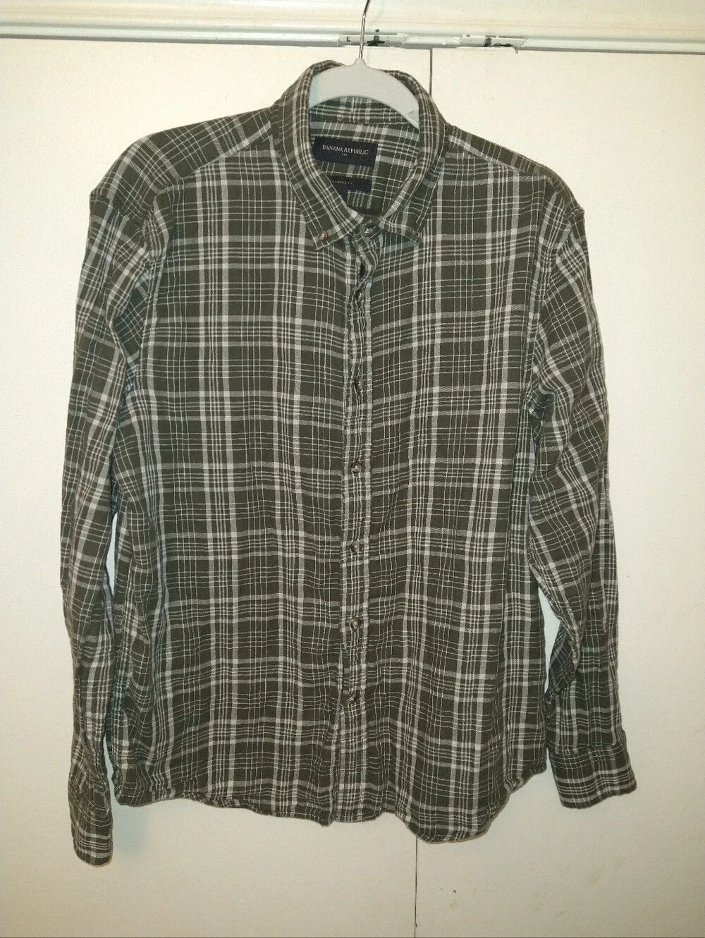 Banana Republic Standard Fit Plaid Long Sleeve Button Down Shirt Men's sz Medium
